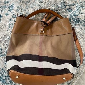 Burberry bag. Boho style.